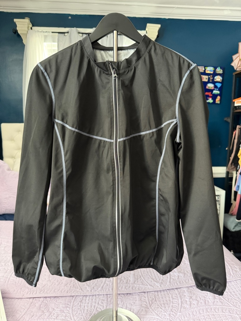 Workout Women’s Black Zip-Up Jacket with Contrast Piping